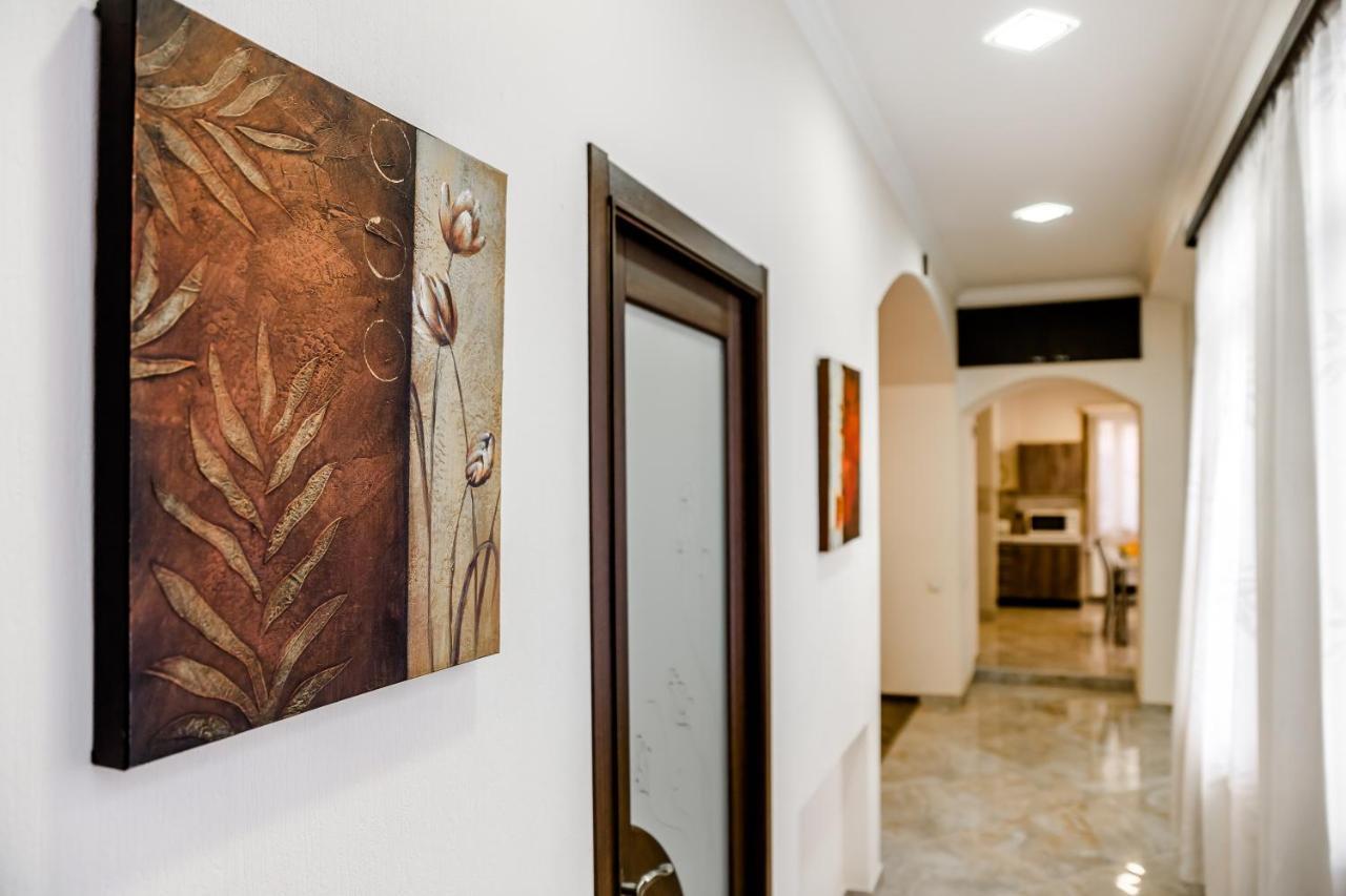 Comfortable House On Marjanishvili Tbilisi Exterior photo