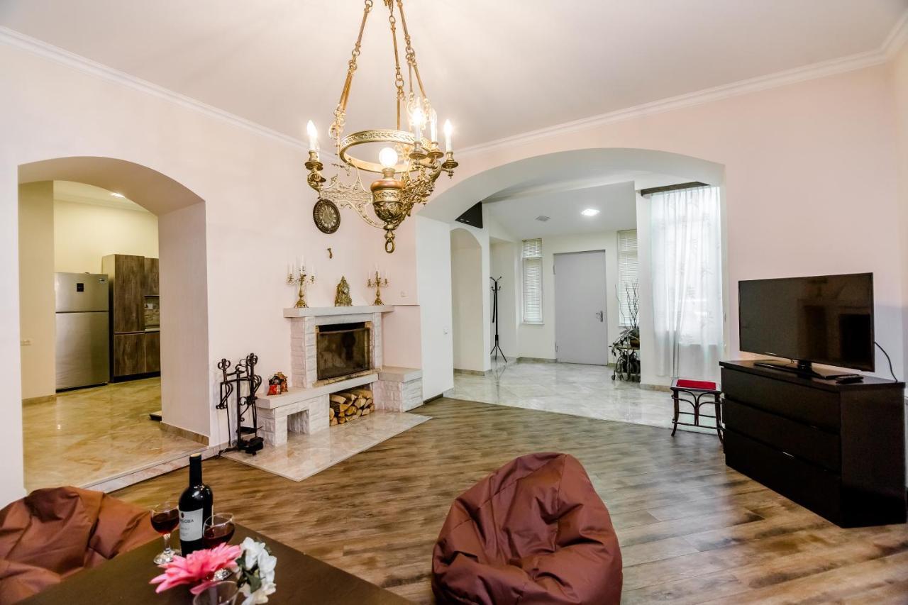 Comfortable House On Marjanishvili Tbilisi Exterior photo