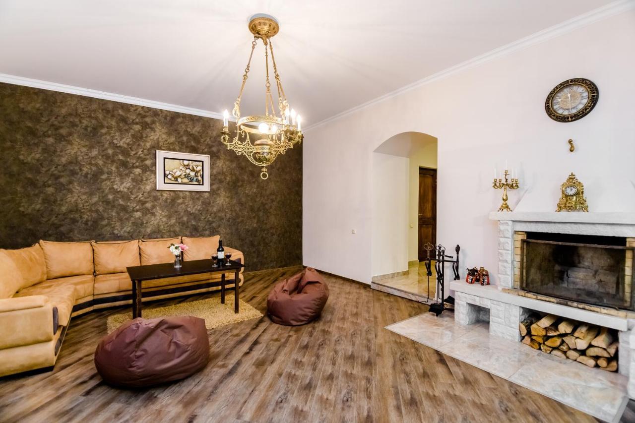 Comfortable House On Marjanishvili Tbilisi Exterior photo
