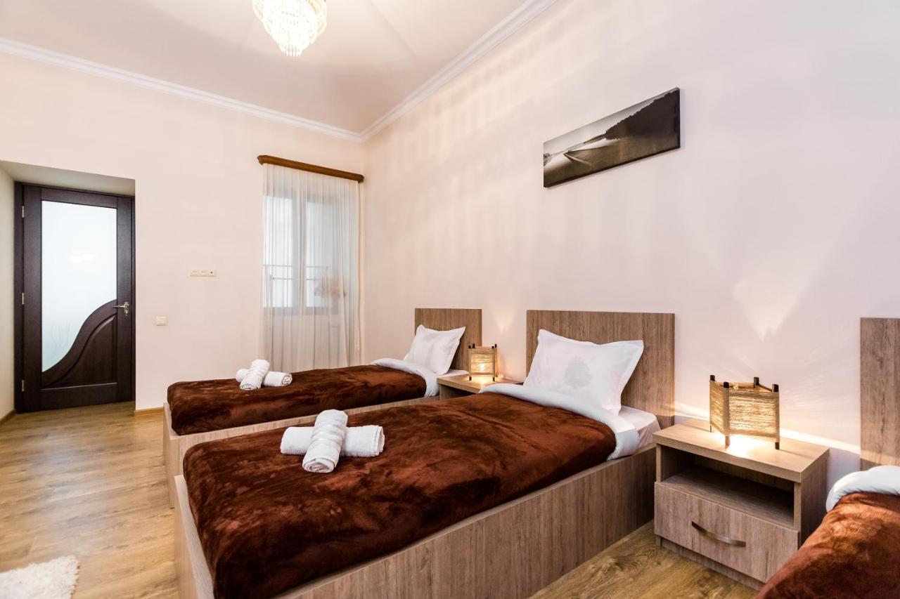 Comfortable House On Marjanishvili Tbilisi Exterior photo