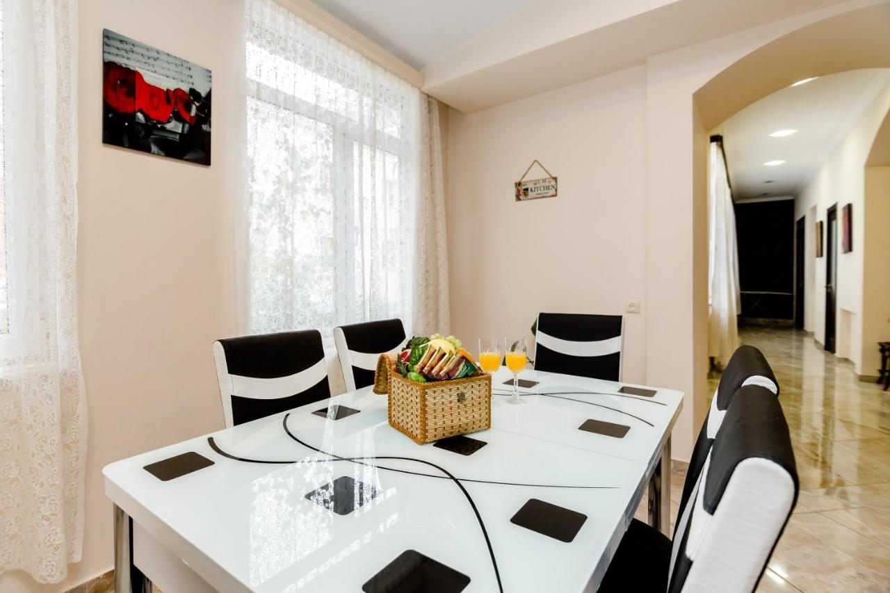 Comfortable House On Marjanishvili Tbilisi Exterior photo